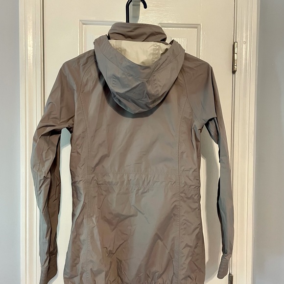 The North Face Rain Jacket size XS - on SALE!!! - Picture 3 of 8